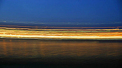 Imperia, Nachts, von der Mole
Canon EOS 300D
20 Sek. Belichtungszeit bei f/5.6