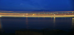 Imperia, Nachts, von der Mole
Canon EOS 300D
30 Sek. Belichtungszeit bei f/5.6