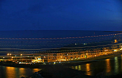 Imperia, Nachts, von der Mole
Canon EOS 300D
30 Sek. Belichtungszeit bei f/5.6
