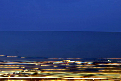 Imperia, Nachts, von der Mole
Canon EOS 300D
30 Sek. Belichtungszeit bei f/5.6