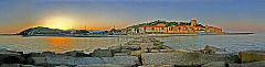 Panorama 360° Spherical - Imperia, Nachts, von der Mole
Canon EOS 300D, 50 Bilder in 3 Reihen
Photoshop und Stitcher