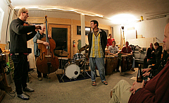 Konzert in der Schreinerei